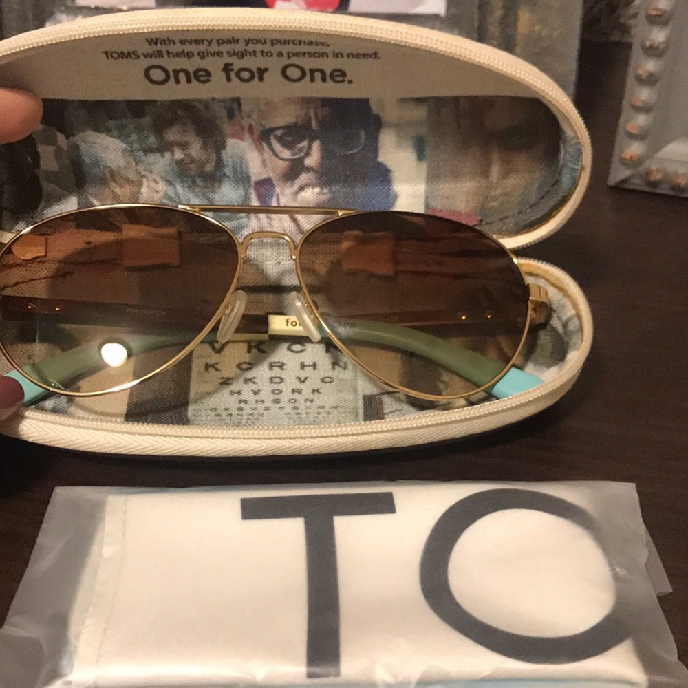 Toms aviator sunglasses